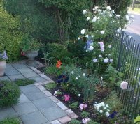 Traditional Style Garden.