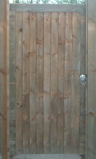 Close board pedestrian gate